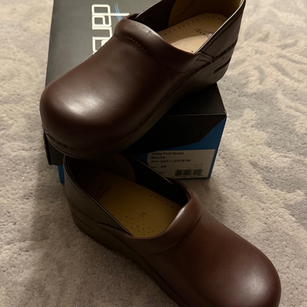 Dansko Leather Clogs - Size 34 (youth 3)